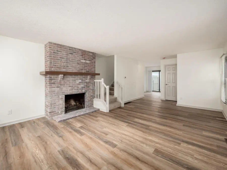 406 Edinburgh Road, Dublin, OH 43017 - #3