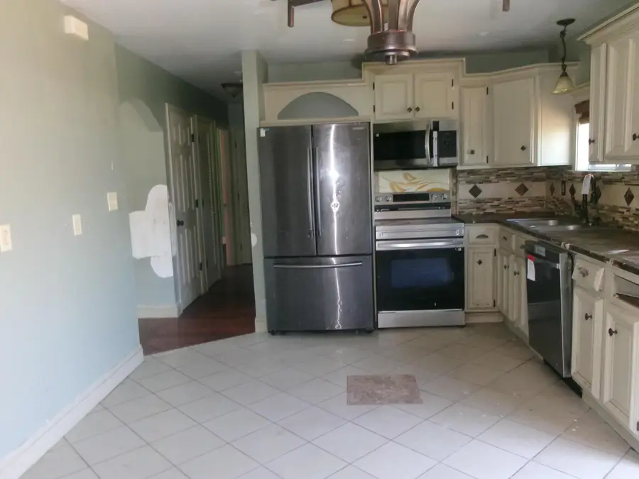 1876 Vaughn Street, Columbus, OH 43223 - #3