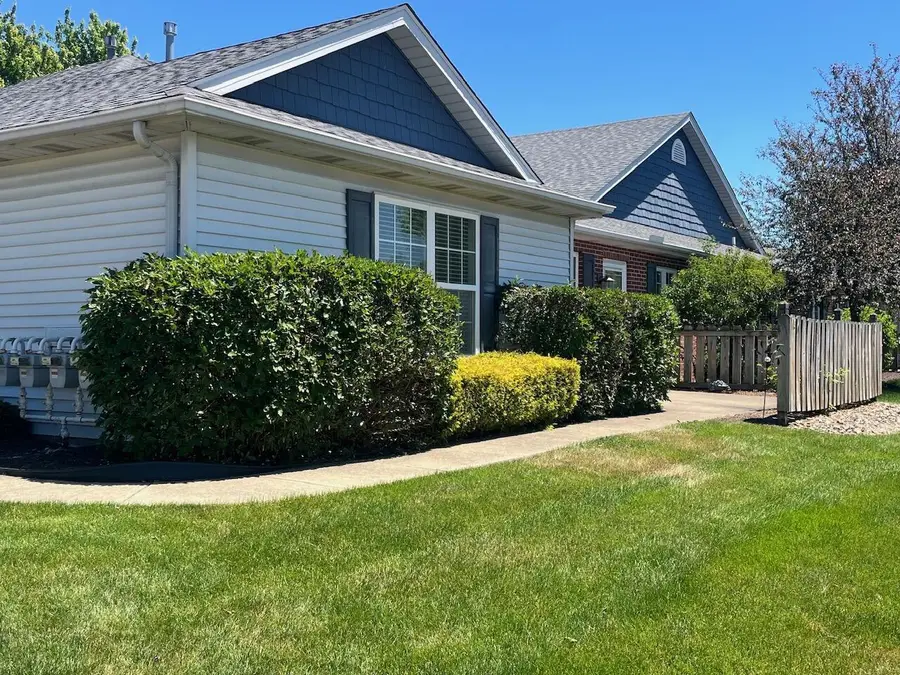 532 Heather Woods Drive, Elyria, OH 44035 - #3