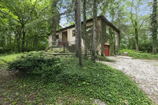 5774 London Groveport Road, Orient, OH 43146