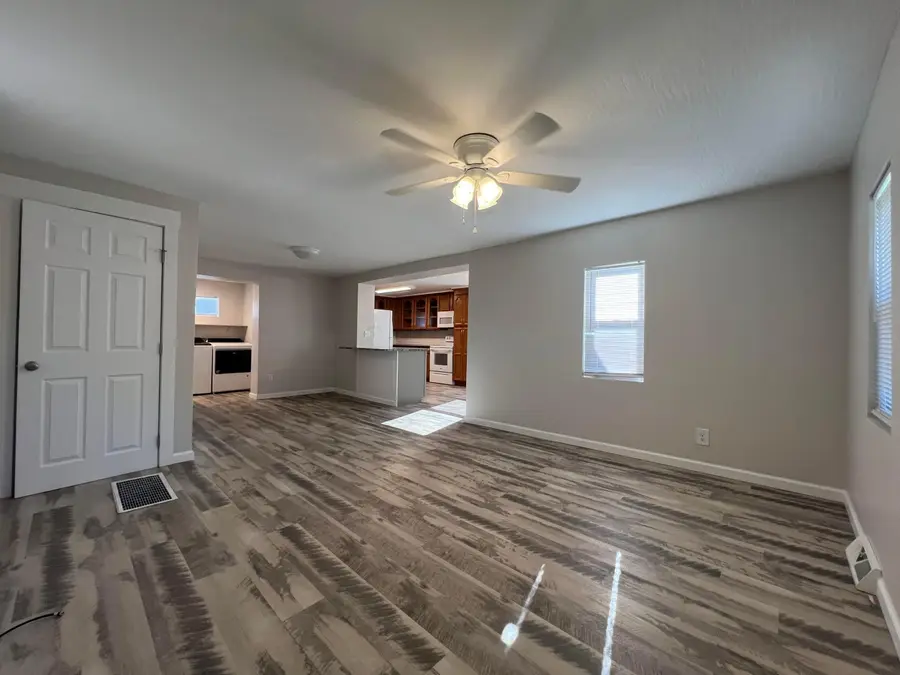 464 Manning Street, Newark, OH 43055 - #3