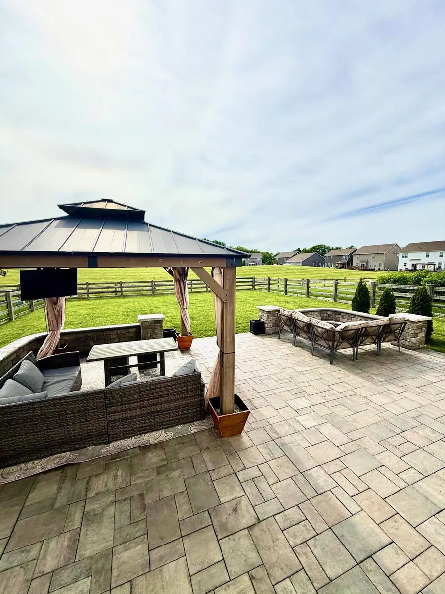 2761 Newbern Drive E, Blacklick, OH 43004 - #3