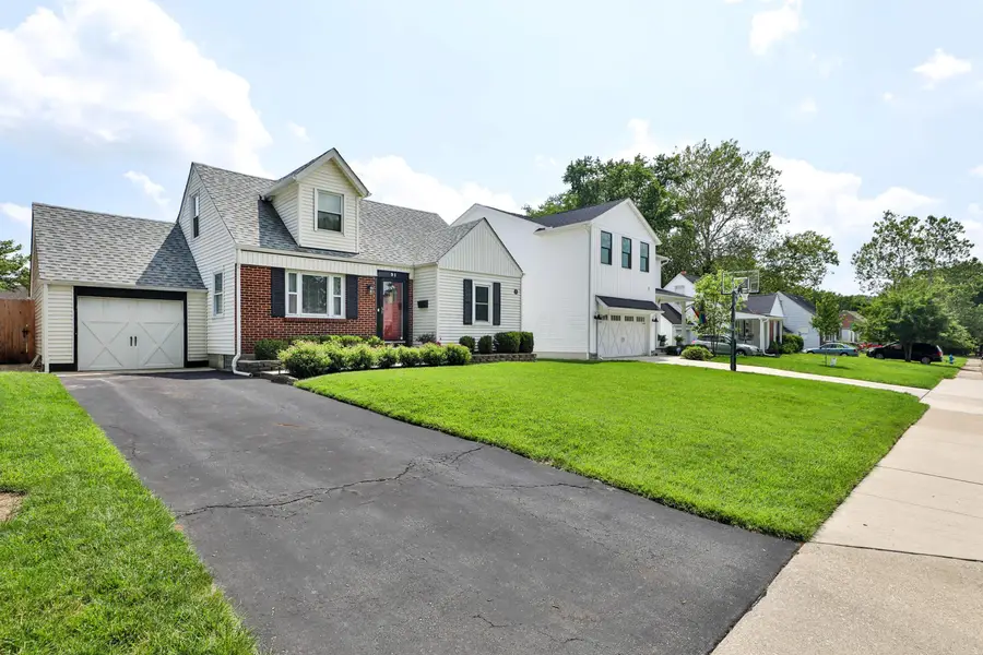 91 W Lincoln Avenue, Worthington, OH 43085 - #2