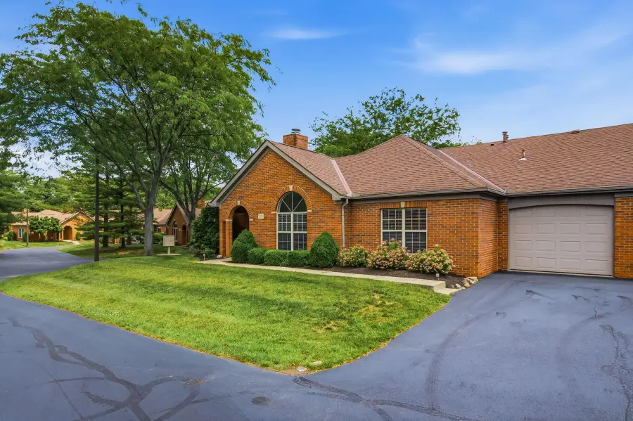 5831 Locbury Lane, Dublin, OH 43016 - #3