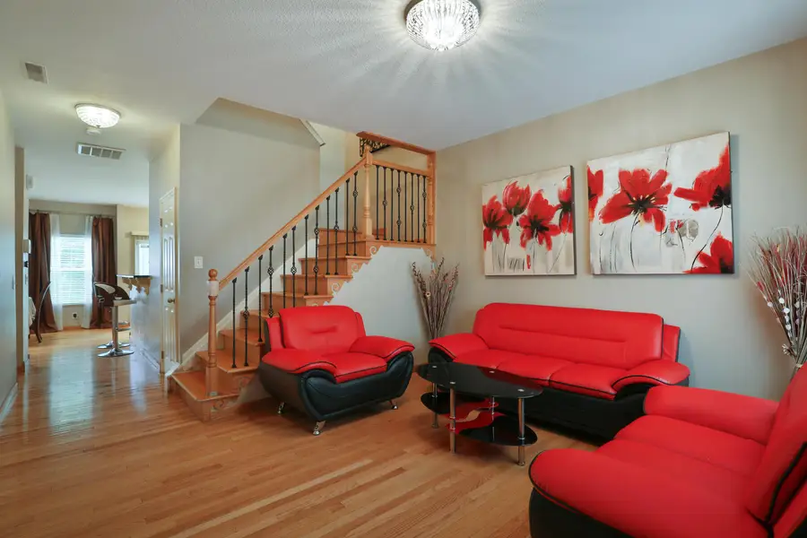 643 Grove Circle, Columbus, OH 43230 - #3
