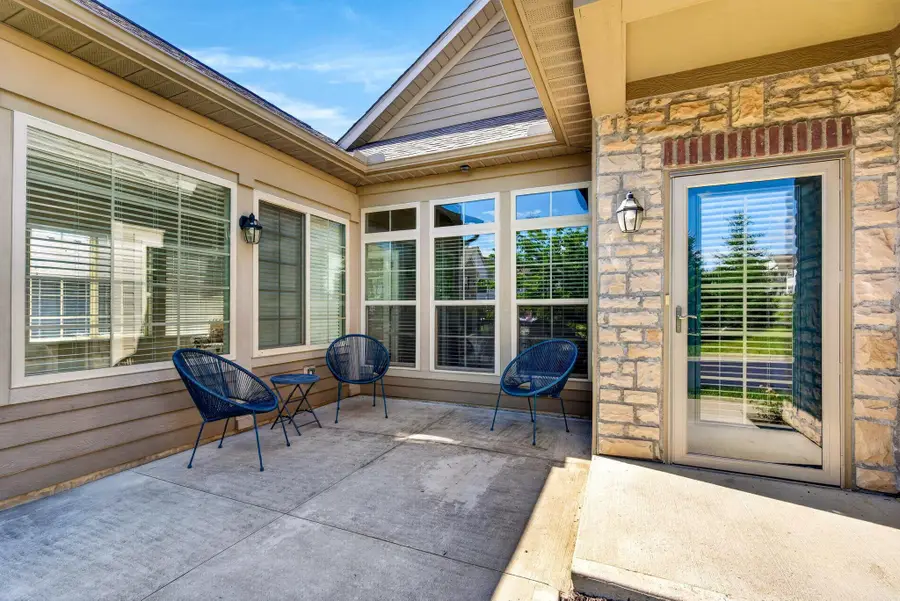 402 Stoneshire Loop, Pataskala, OH 43062 - #3