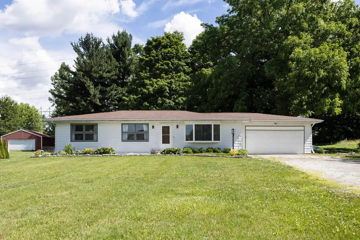 72 Lake Drive Sw, Pataskala, OH 43062 - #1