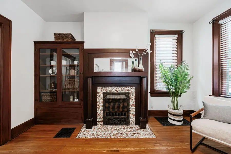 373 Stewart Avenue, Columbus, OH 43206 - #2