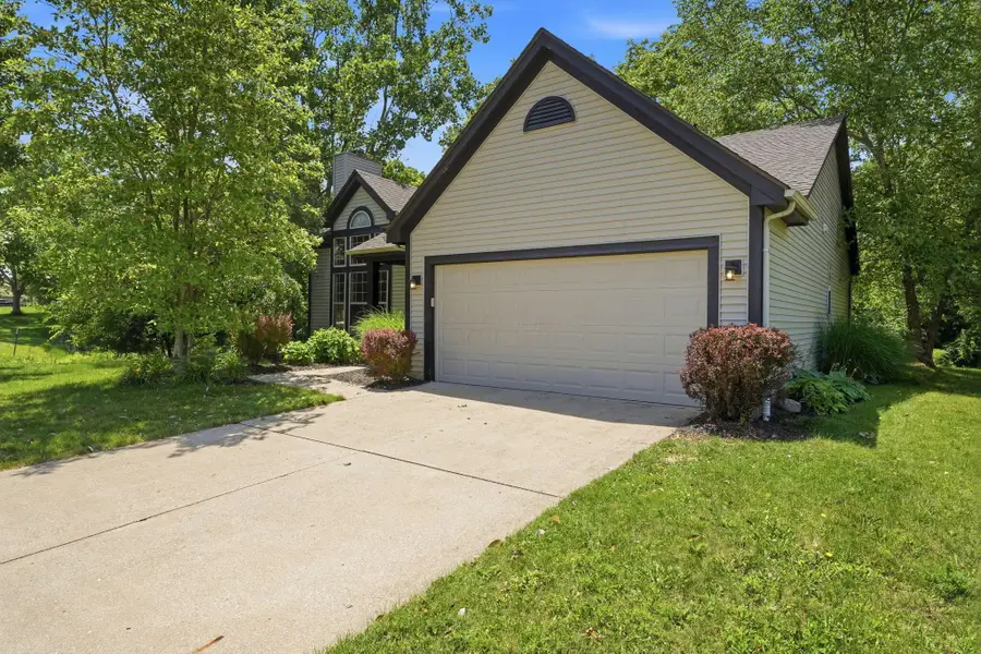 7504 Crossing Place, Lewis Center, OH 43035 - #2