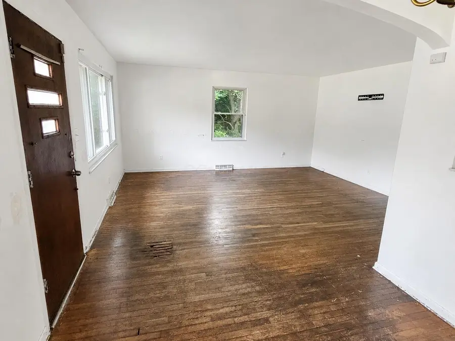 3501 E Deshler Avenue, Columbus, OH 43227 - #3