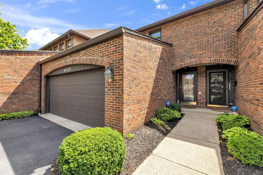 4532 Carriage Hill Lane, Columbus, OH 43220 - #2