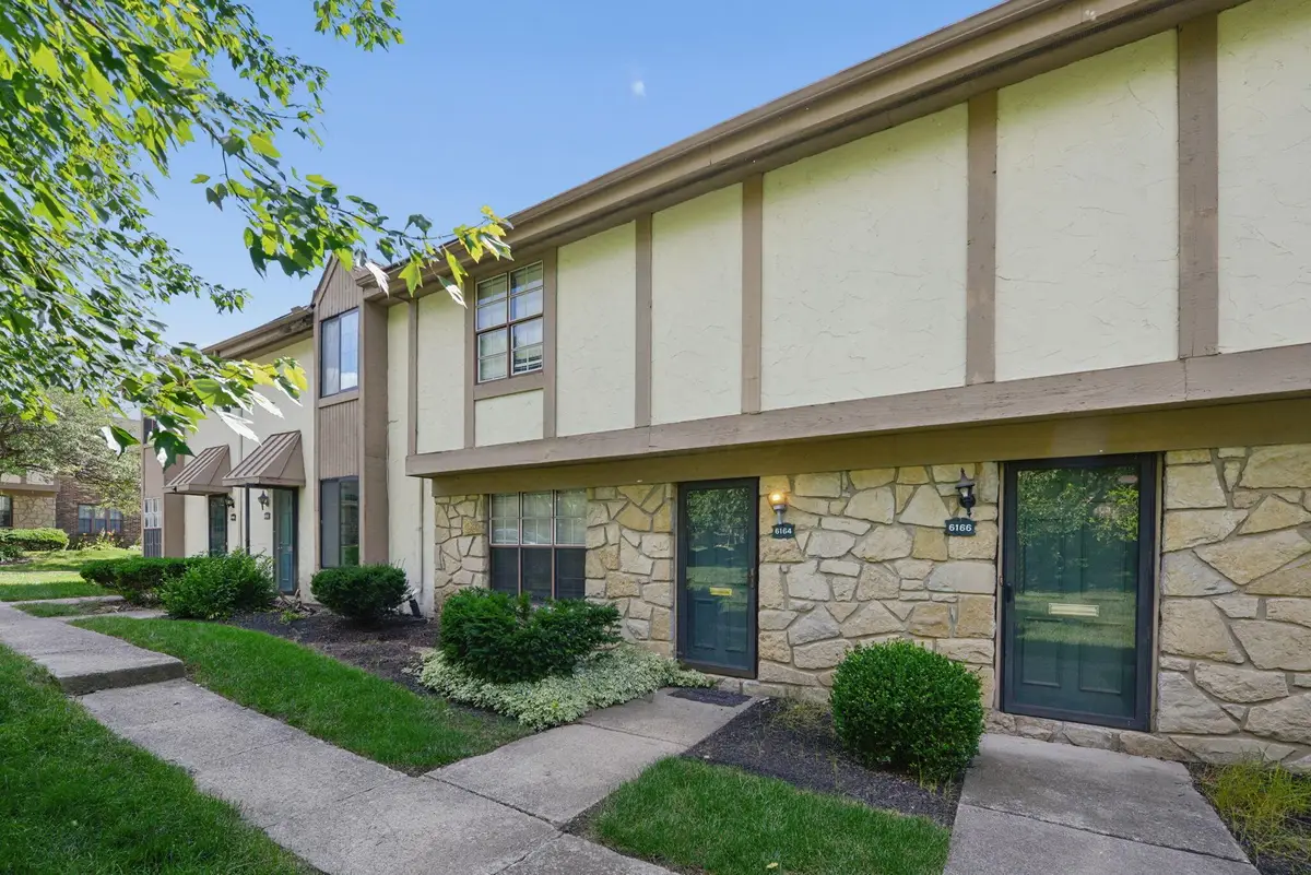 6164 Stornoway Drive S, Columbus, OH 43213 - #1