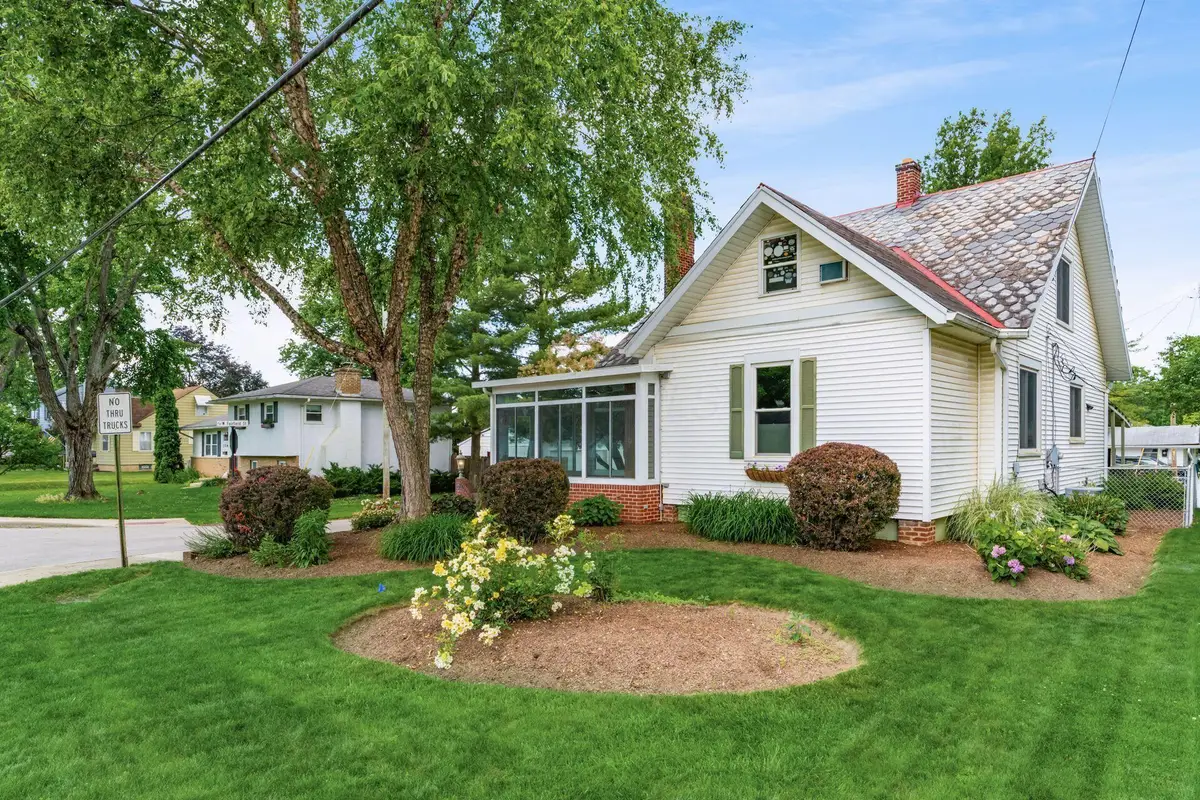 248 N High Street, Canal Winchester, OH 43110 - #1