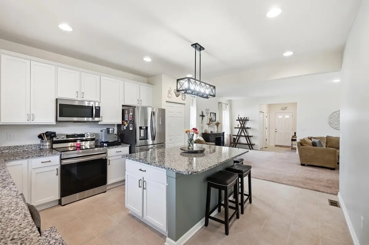 5224 Linton Street, Ashville, OH 43103 - #1