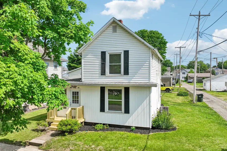 922 Pine Street, Coshocton, OH 43812 - #2