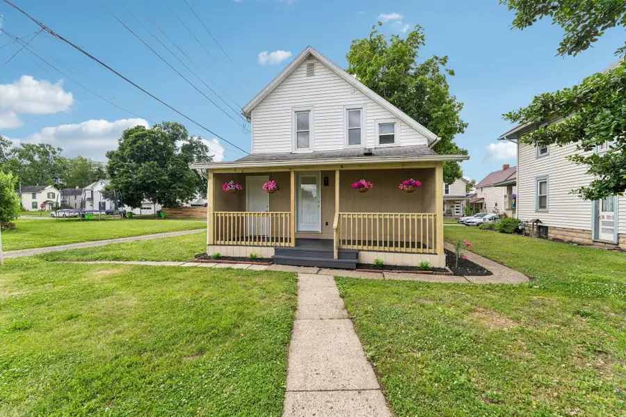 922 Pine Street, Coshocton, OH 43812 - #3