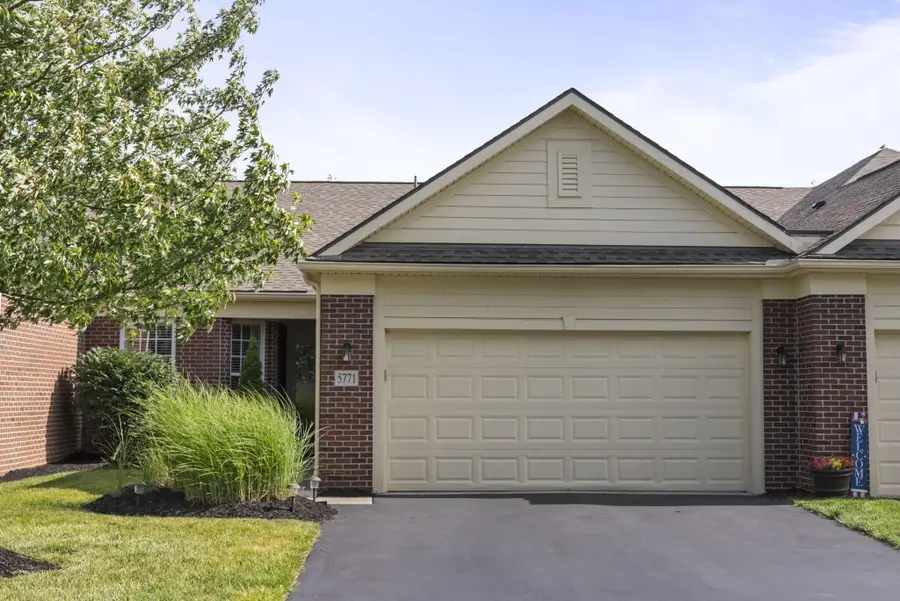 5771 Burke Circle, New Albany, OH 43054 - #3