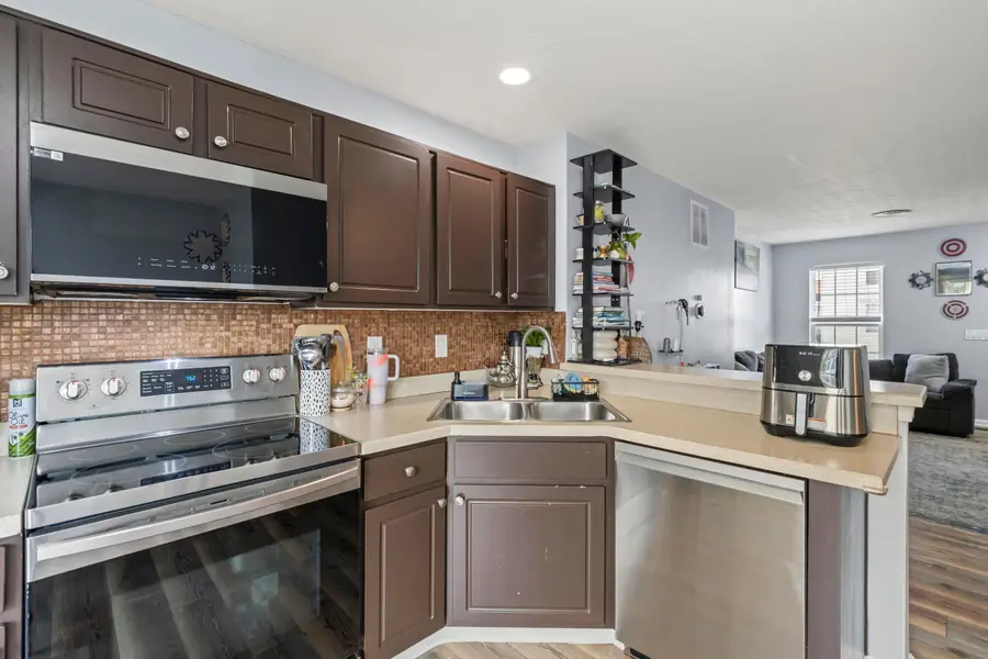 6387 Blue Knoll Drive, Canal Winchester, OH 43110 - #3