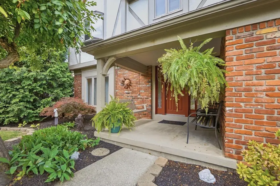 5493 Glasgow Place, Columbus, OH 43235 - #3