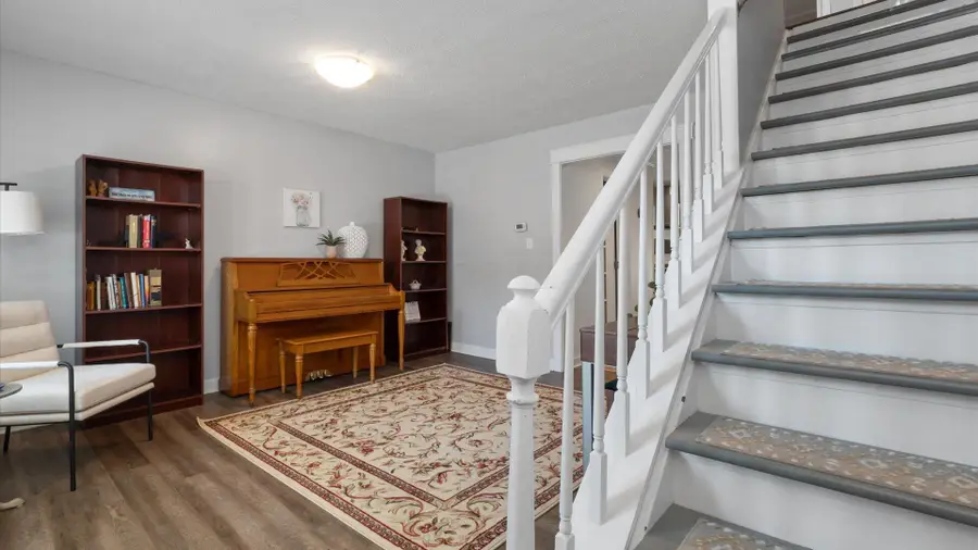 1366 Londondale Parkway, Newark, OH 43055 - #2