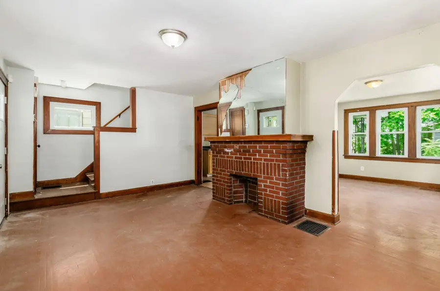 613 S Ogden Avenue, Columbus, OH 43204 - #3