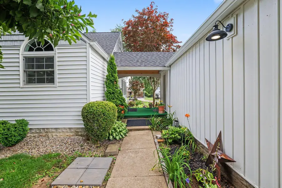 368 Lakeshore Drive W, Hebron, OH 43025 - #3