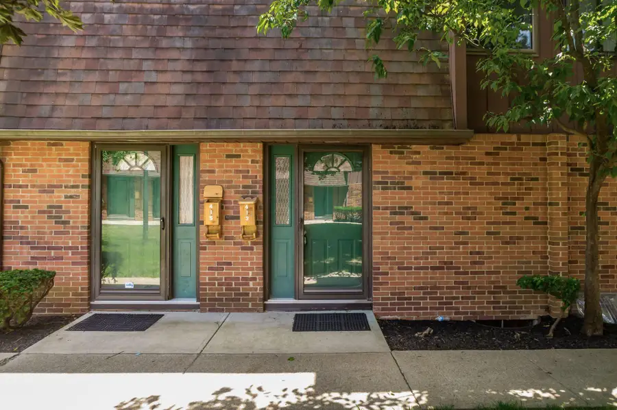 413 Shell Court E, Columbus, OH 43213 - #2