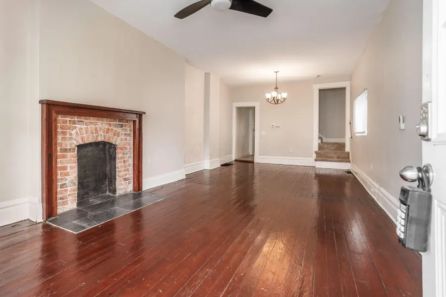 906 Ellsworth Avenue, Columbus, OH 43206 - #2