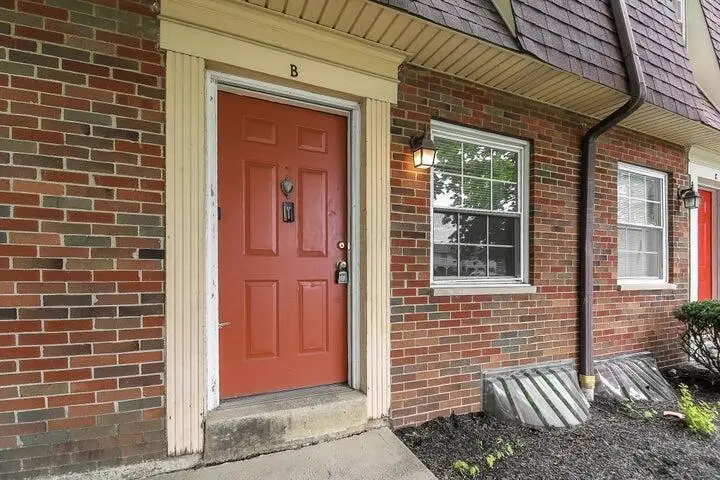 5690 Beechcroft Road, Columbus, OH 43229 - #1
