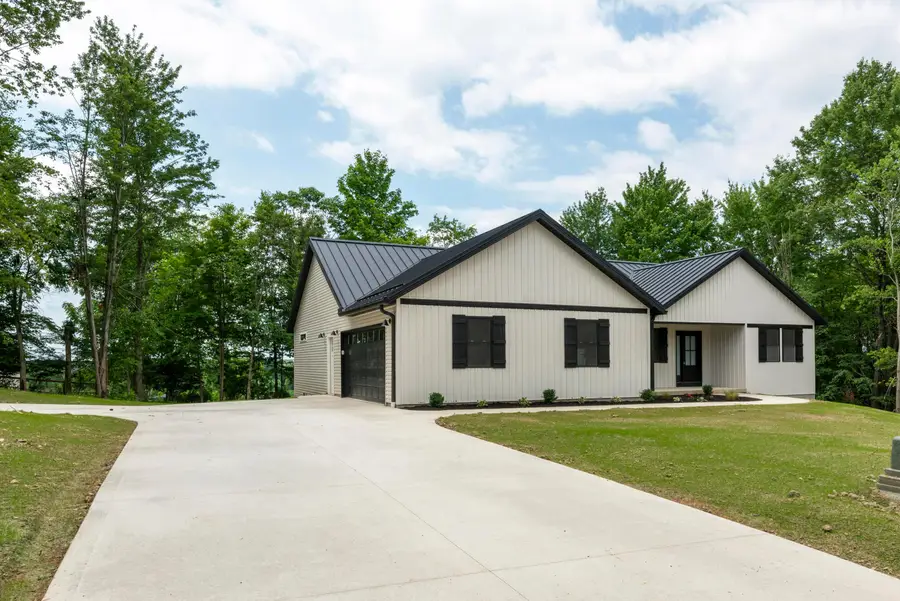 931 Country Club Drive, Howard, OH 43028 - #2
