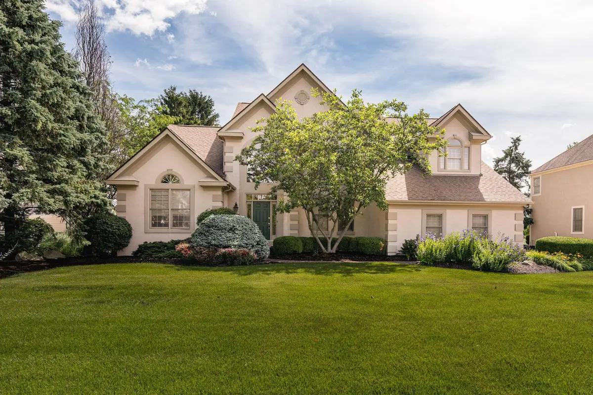 5816 Heritage Lakes Drive, Hilliard, OH 43026 - #1