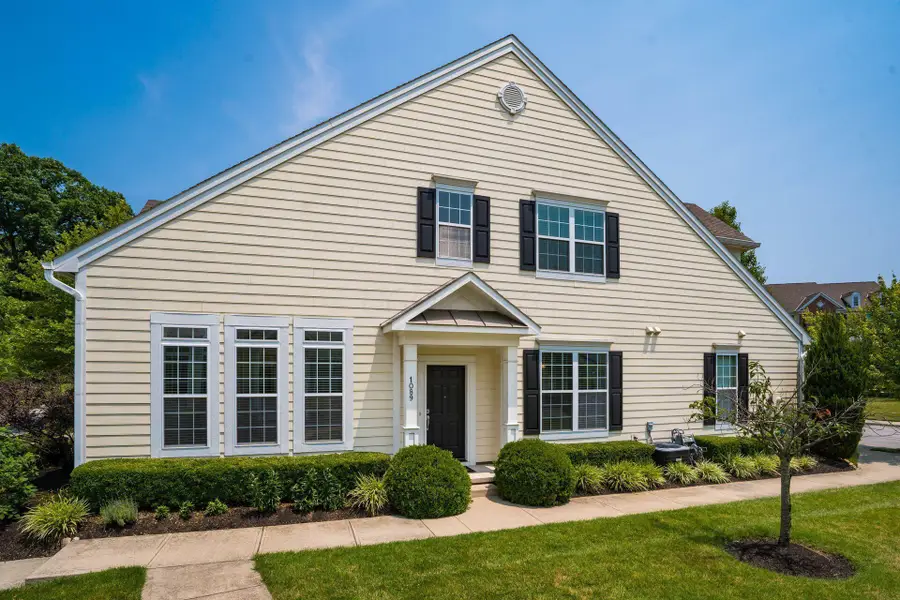 1089 Bluffway Drive, Columbus, OH 43235 - #2