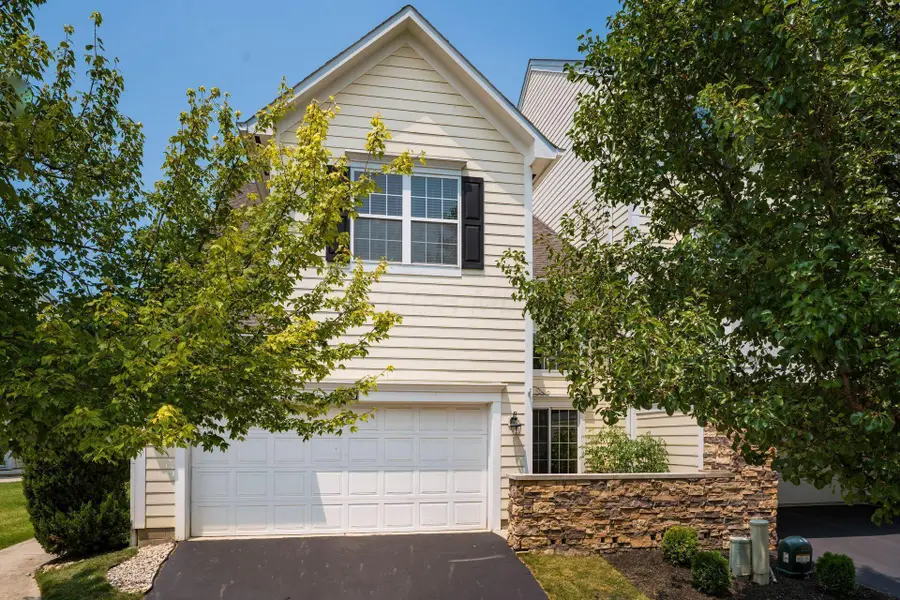 1089 Bluffway Drive, Columbus, OH 43235 - #3