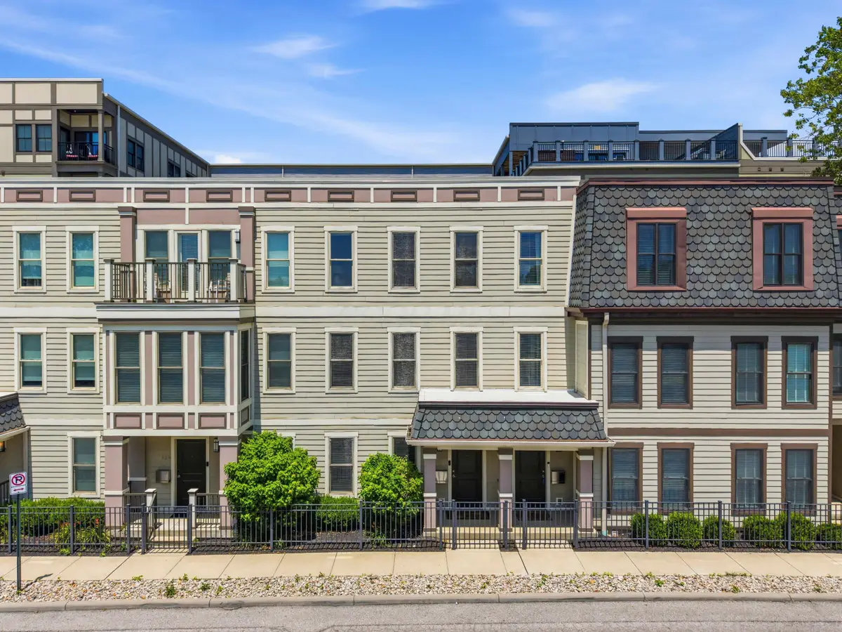 136 E Greenwood Avenue, Columbus, OH 43201 - #1