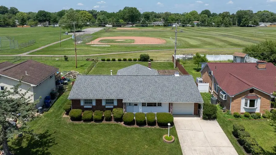 1406 Fahlander Drive N, Columbus, OH 43229 - #2