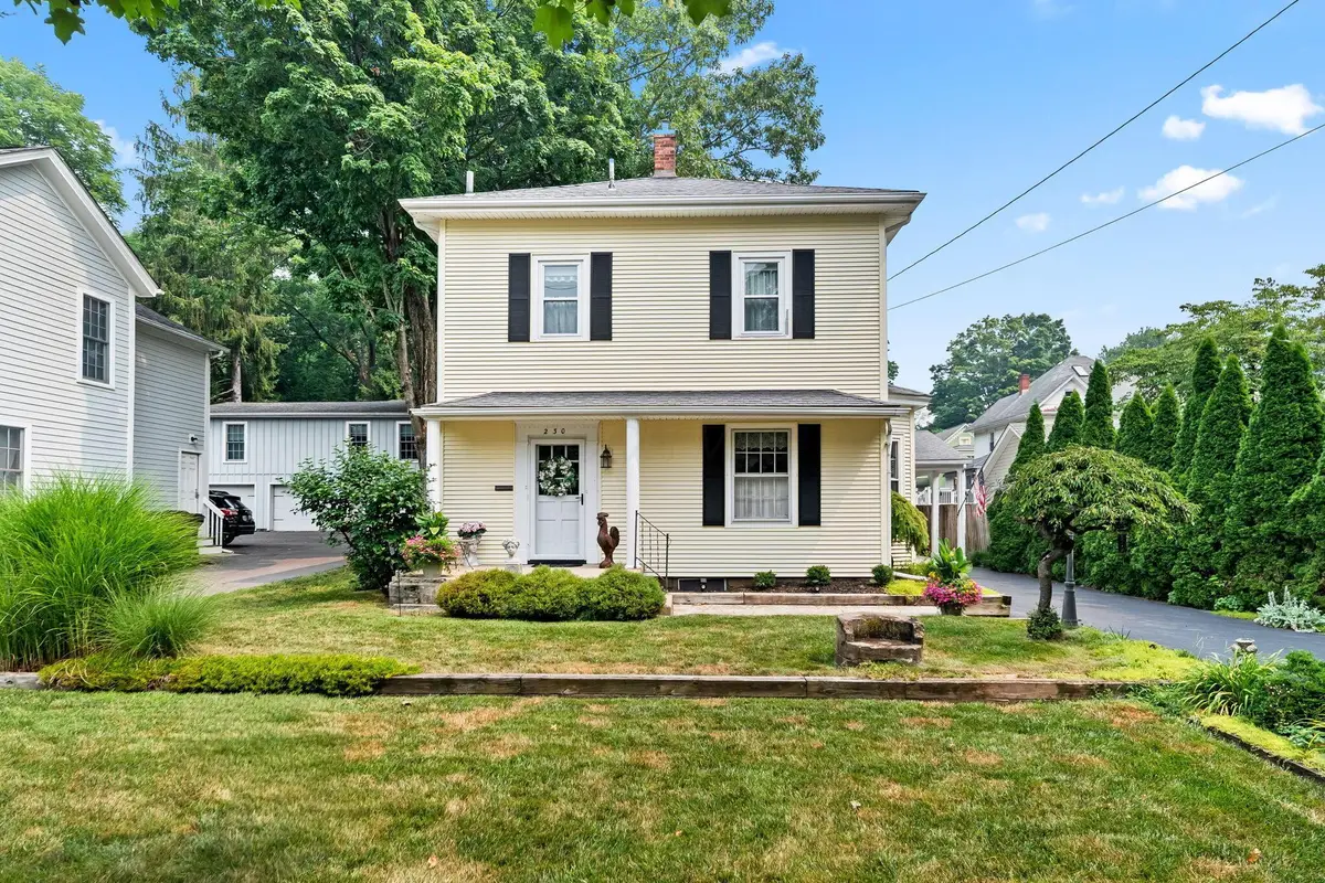 230 E College Street, Granville, OH 43023 - #1