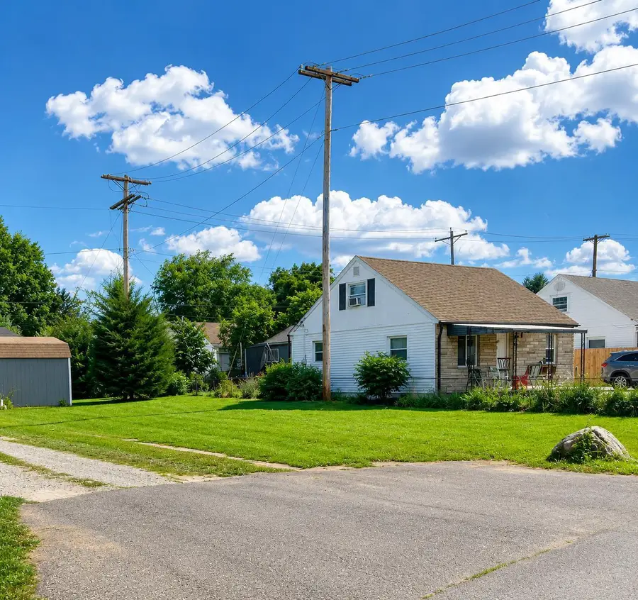 765 Lawndale Avenue, Columbus, OH 43207 - #2