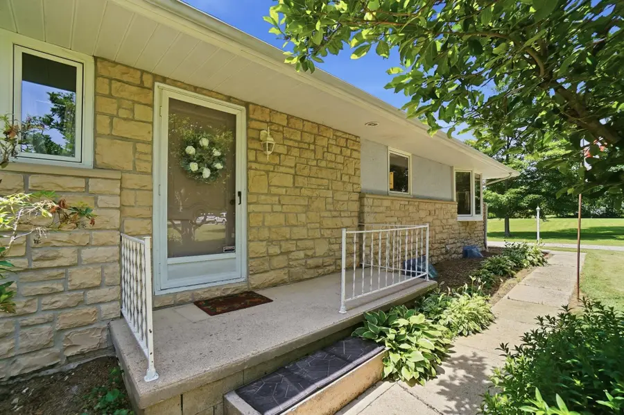 2262 Lewis Center Road, Lewis Center, OH 43035 - #2