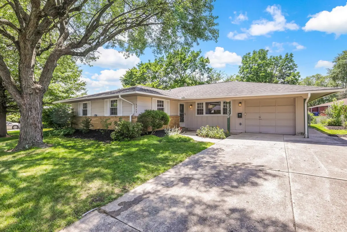 6909 Bartlett Road, Reynoldsburg, OH 43068 - #1