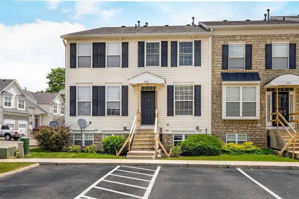 396 Oxford Oak Drive, Blacklick, OH 43004