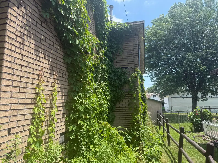 311 Mcconnell Street, Uhrichsville, OH 44683 - #3
