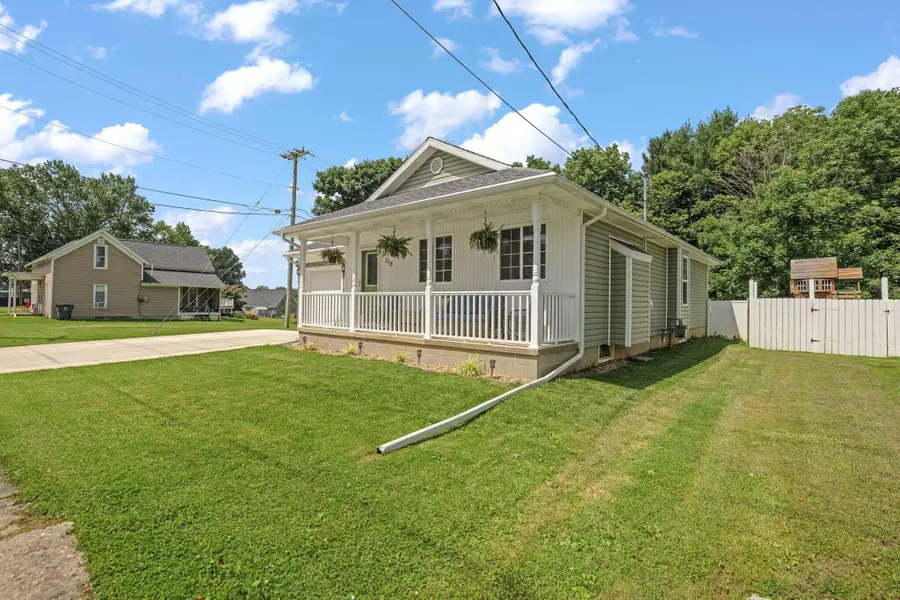 315 Lincoln Avenue, Pleasantville, OH 43148 - #3