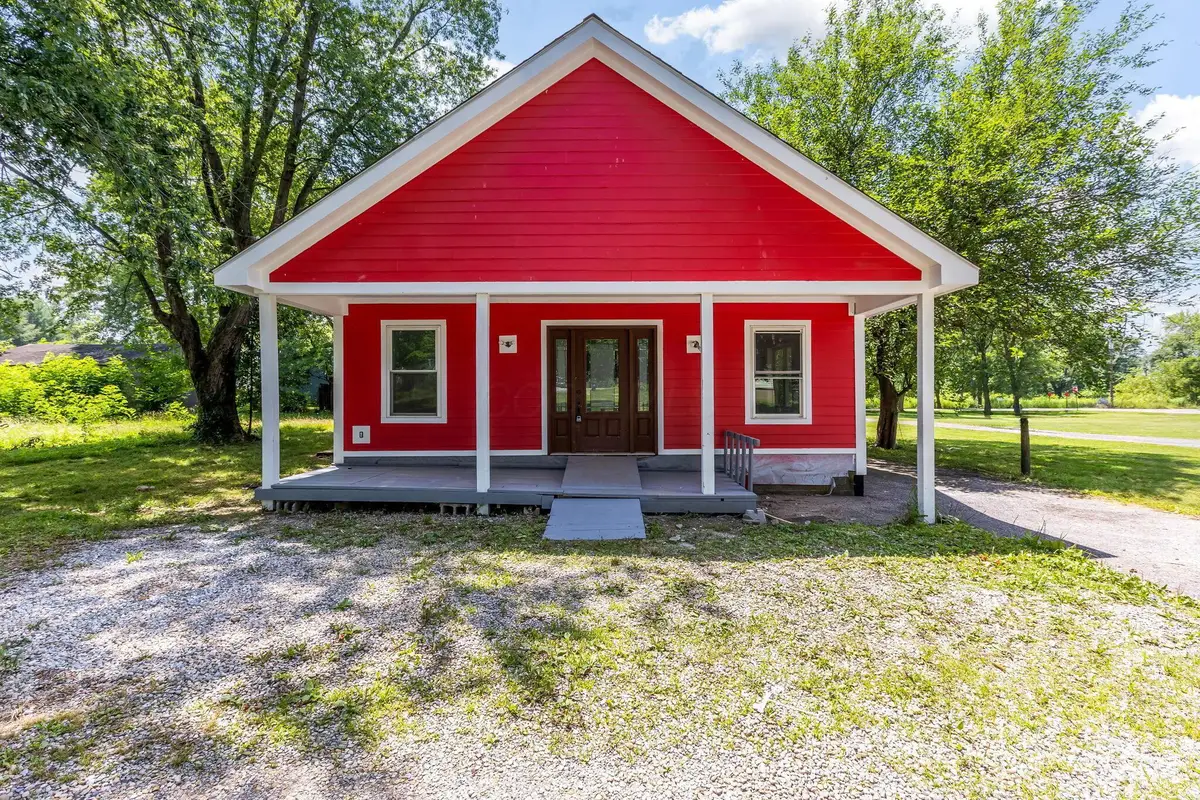 107 E 2nd Avenue, Hebron, OH 43025 - #1