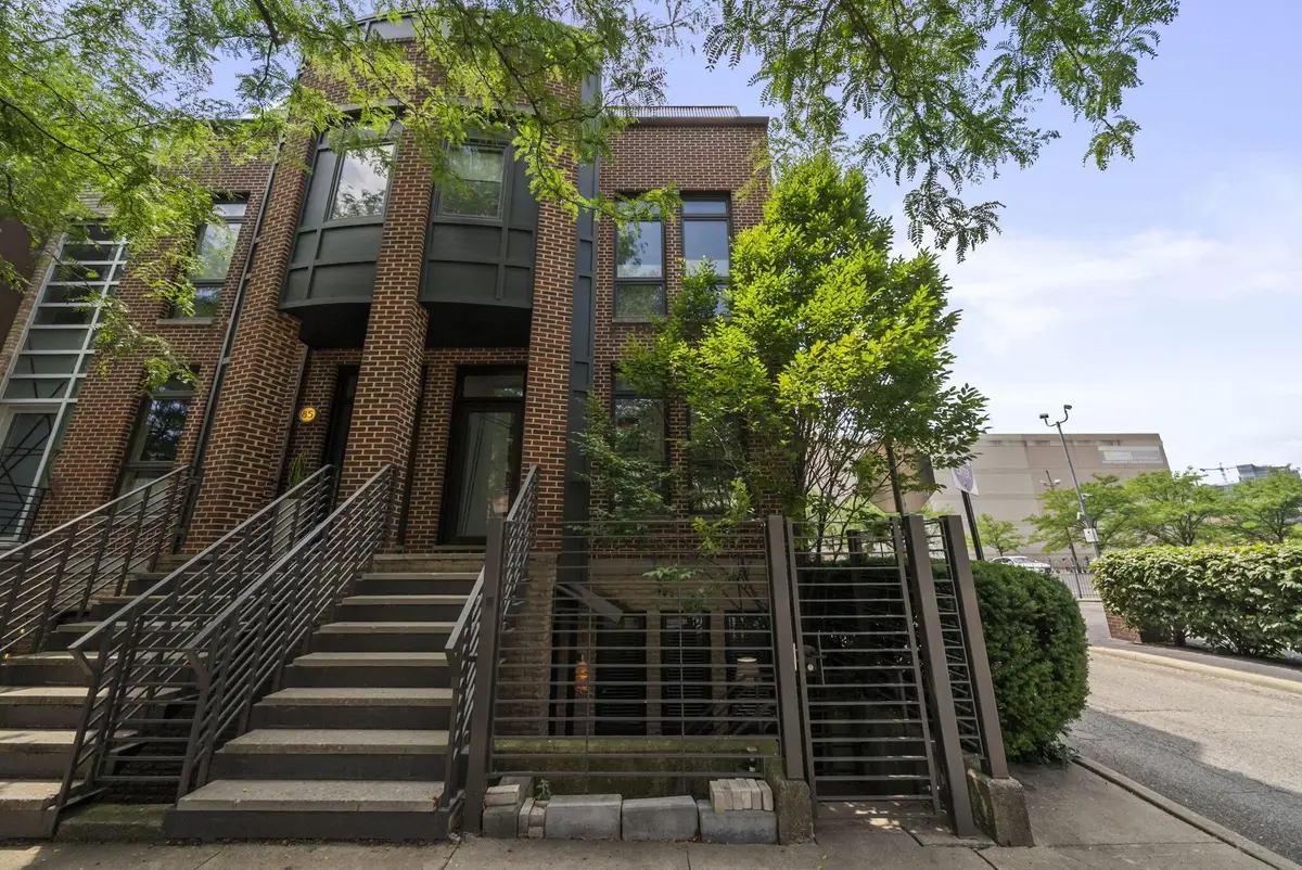 87 N 5th Street, Columbus, OH 43215 - #1
