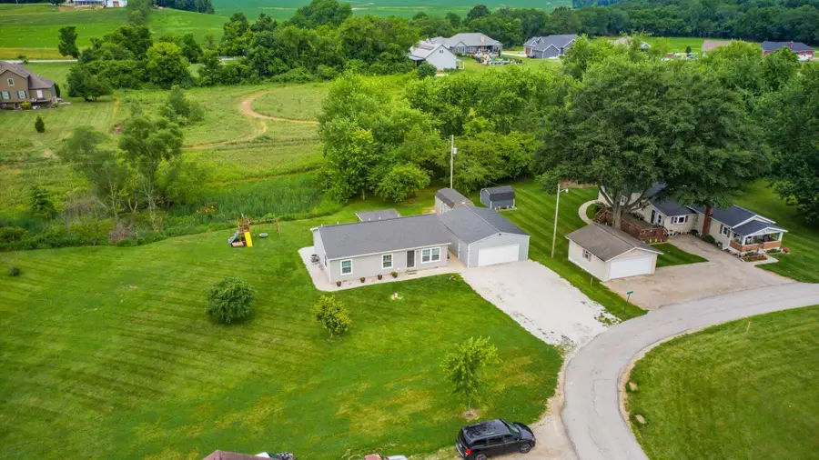 70 Liberty Avenue Se, Jacksontown, OH 43030 - #2