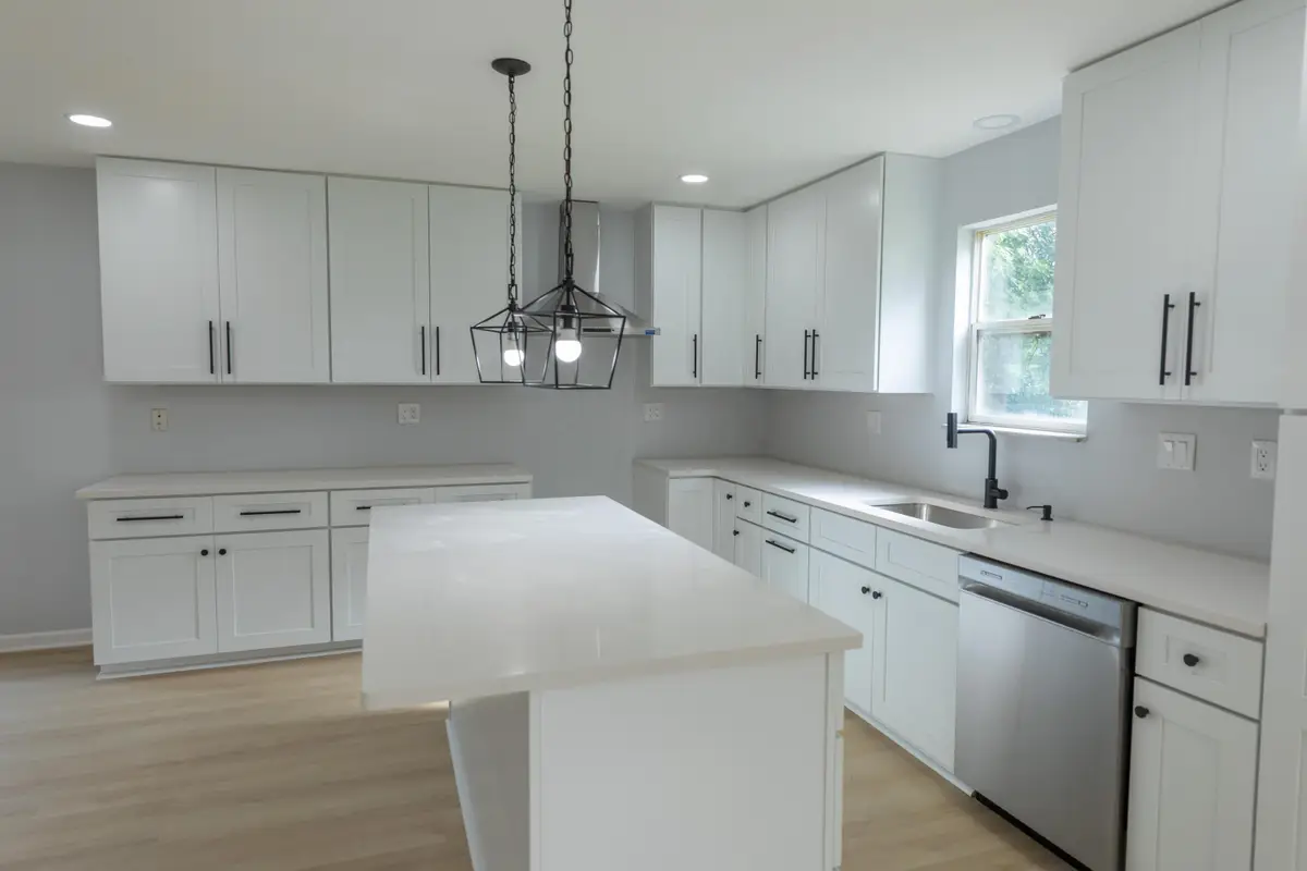 512 N Warren Avenue, Columbus, OH 43204 - #1