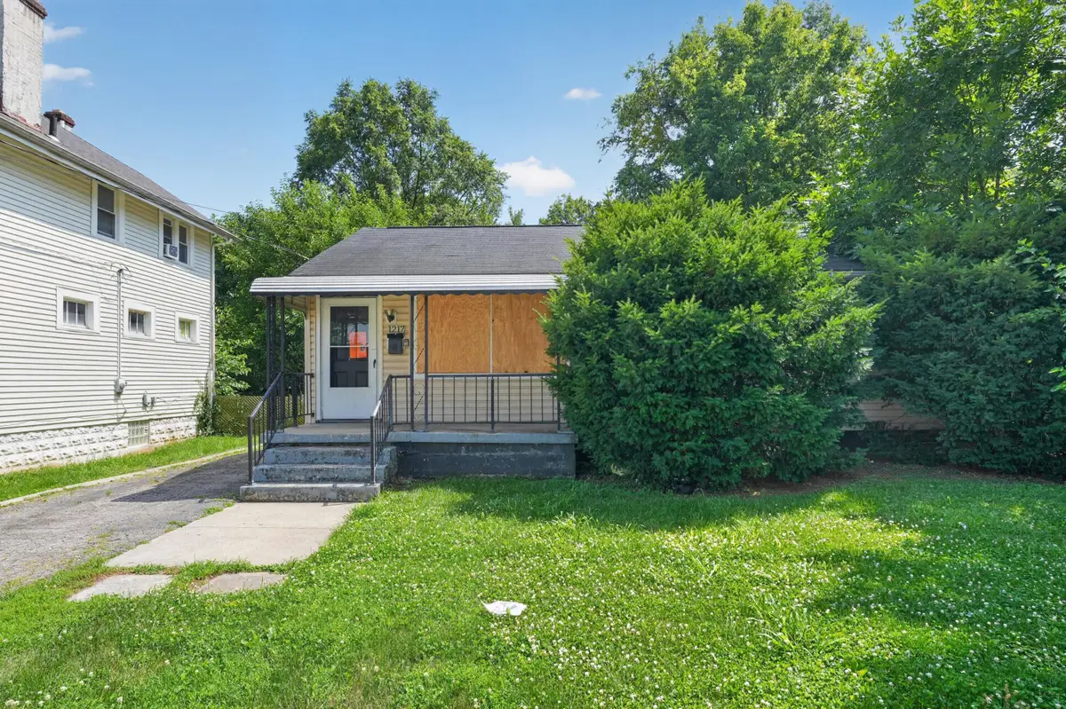 1217 Smith Road, Columbus, OH 43207 - #1