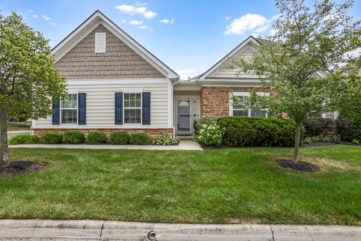 4562 Newport Loop E, Grove City, OH 43123 - #1