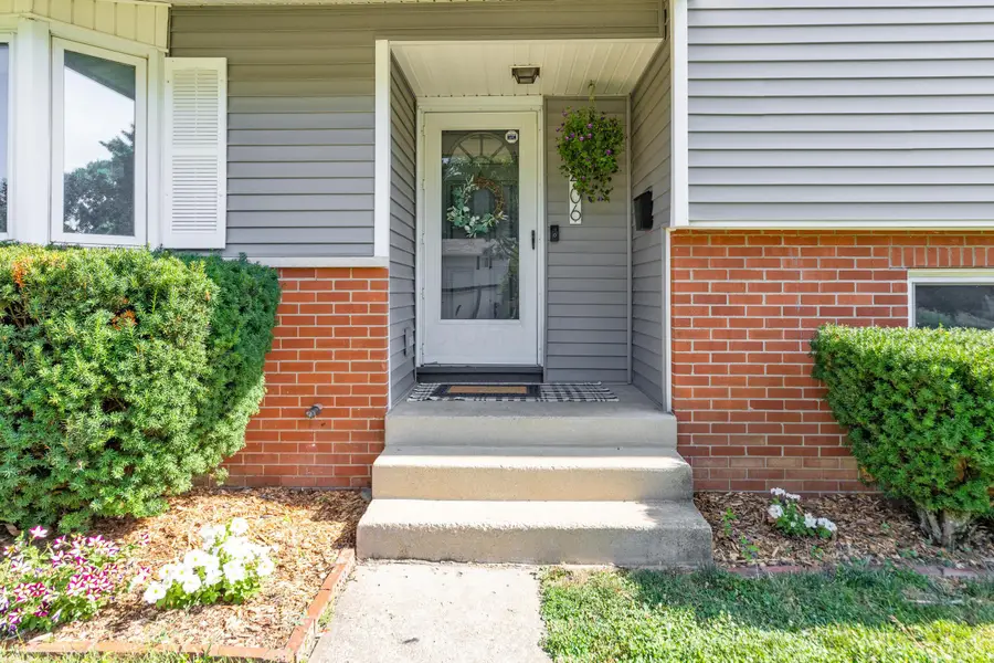 406 Ottawa Avenue, Westerville, OH 43081 - #3