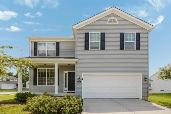 1752 Keela Drive, Pataskala, OH 43062
